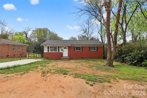 Photo of 1019 Lewiston Avenue, Charlotte, NC 28208 (MLS # 4363513)