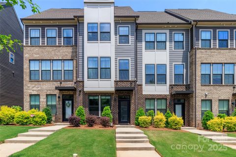 628 Uwharrie River Road Charlotte NC 28211
