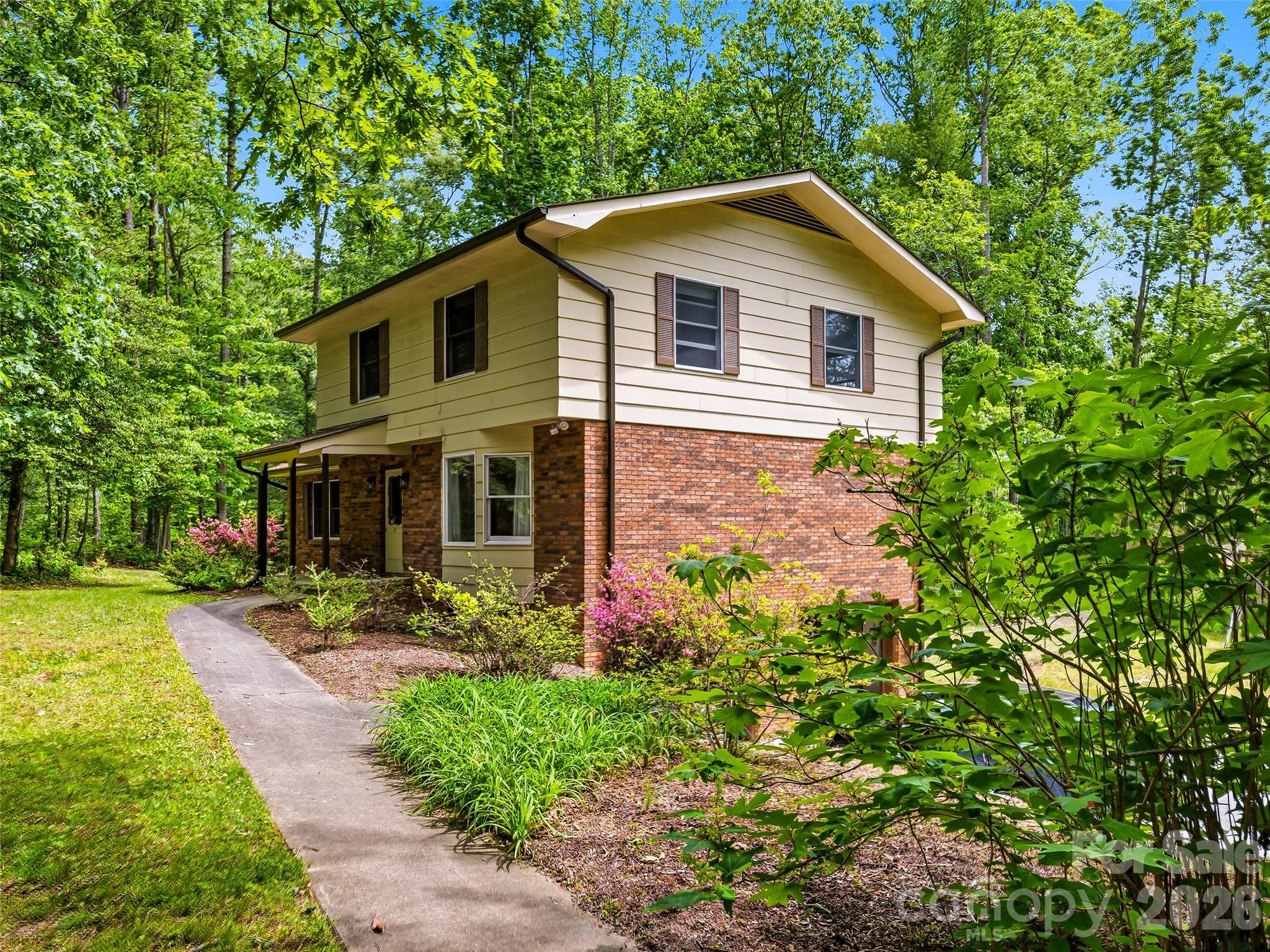 11 Woodmere Drive