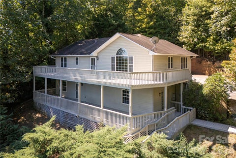 Photo of 219 Greens View Drive, Horse Shoe, NC 28742 (MLS # 4420753)