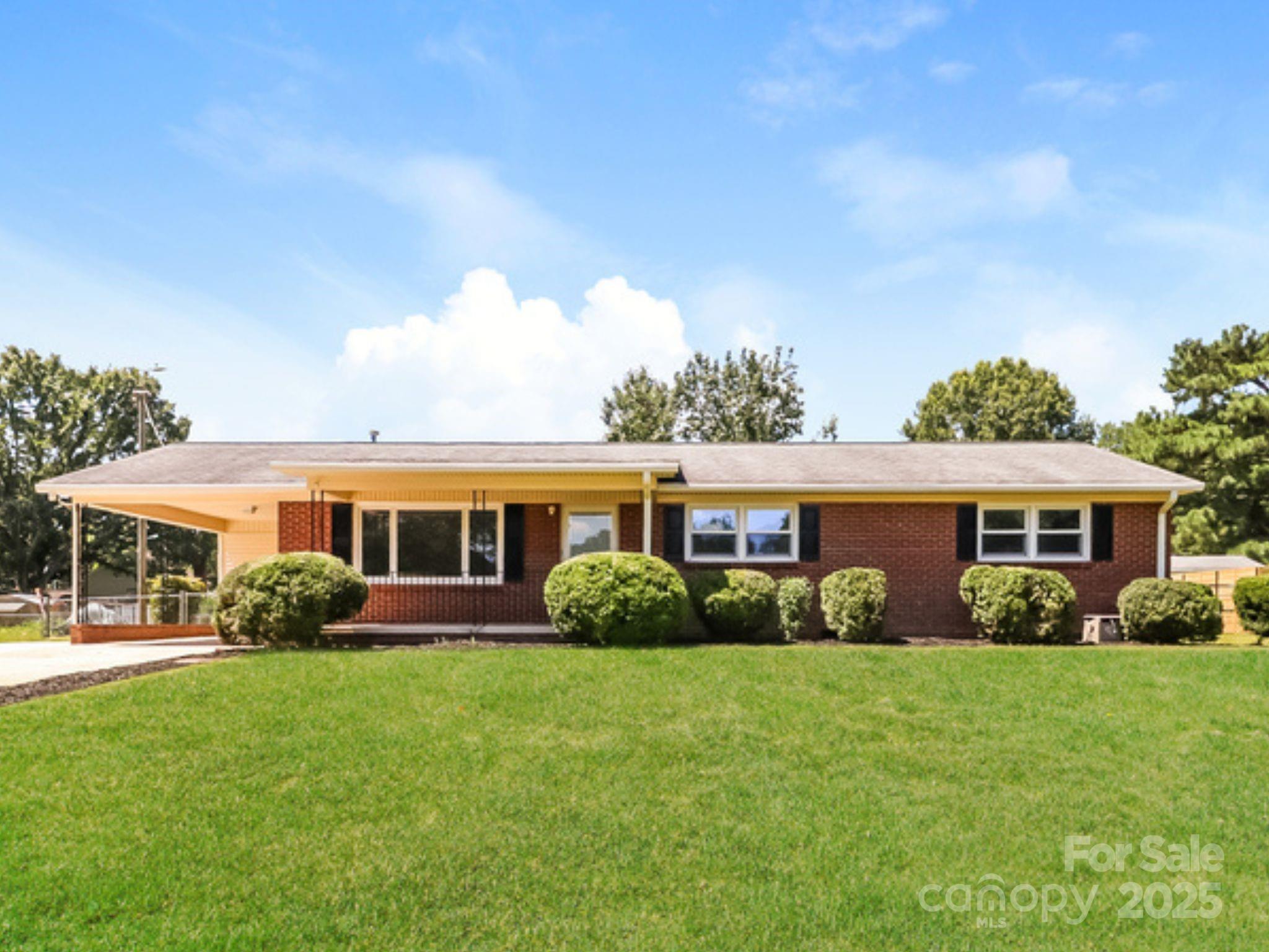 2366 Old Field Road