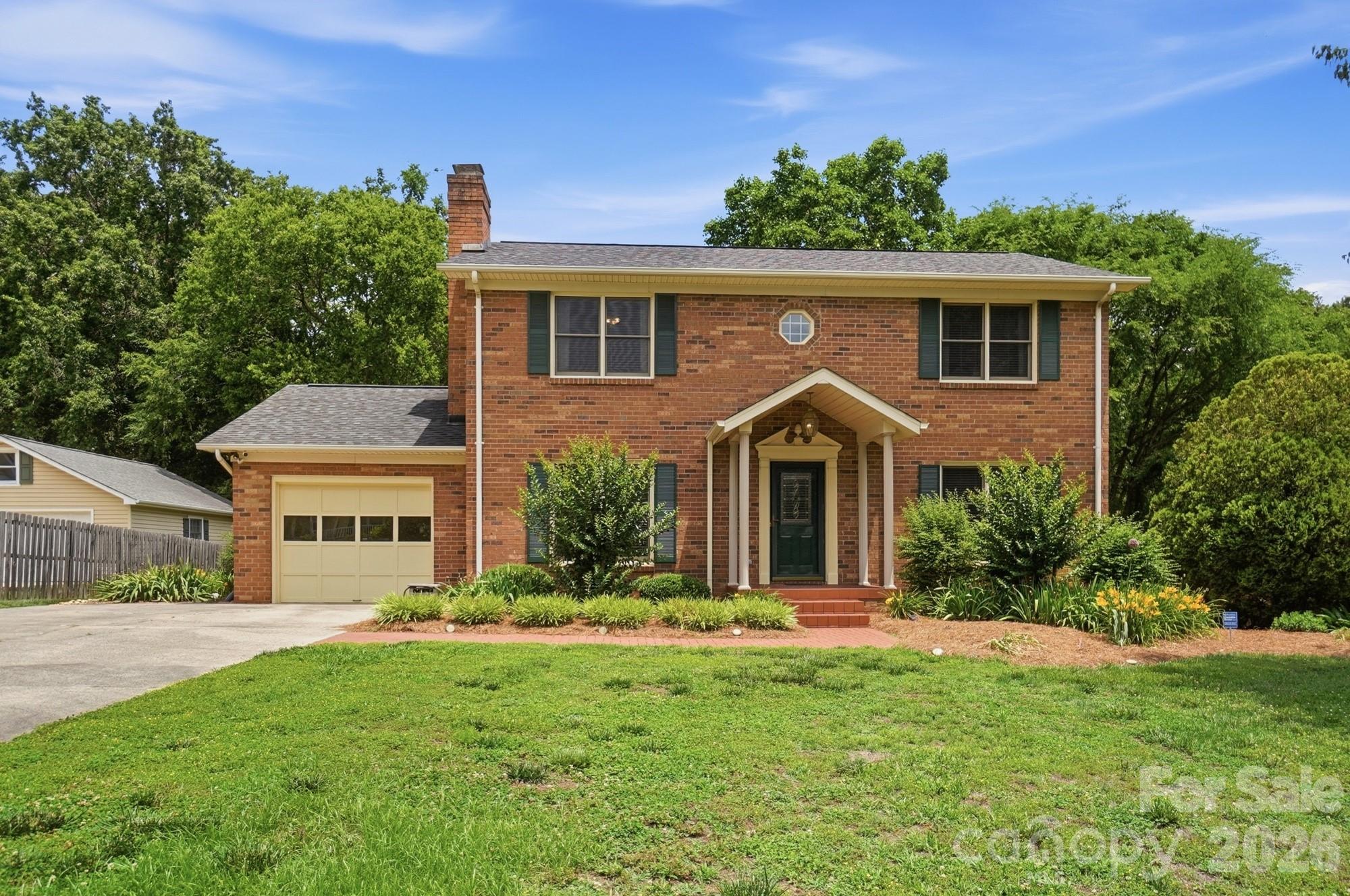 804 Mcgregor Drive NE
