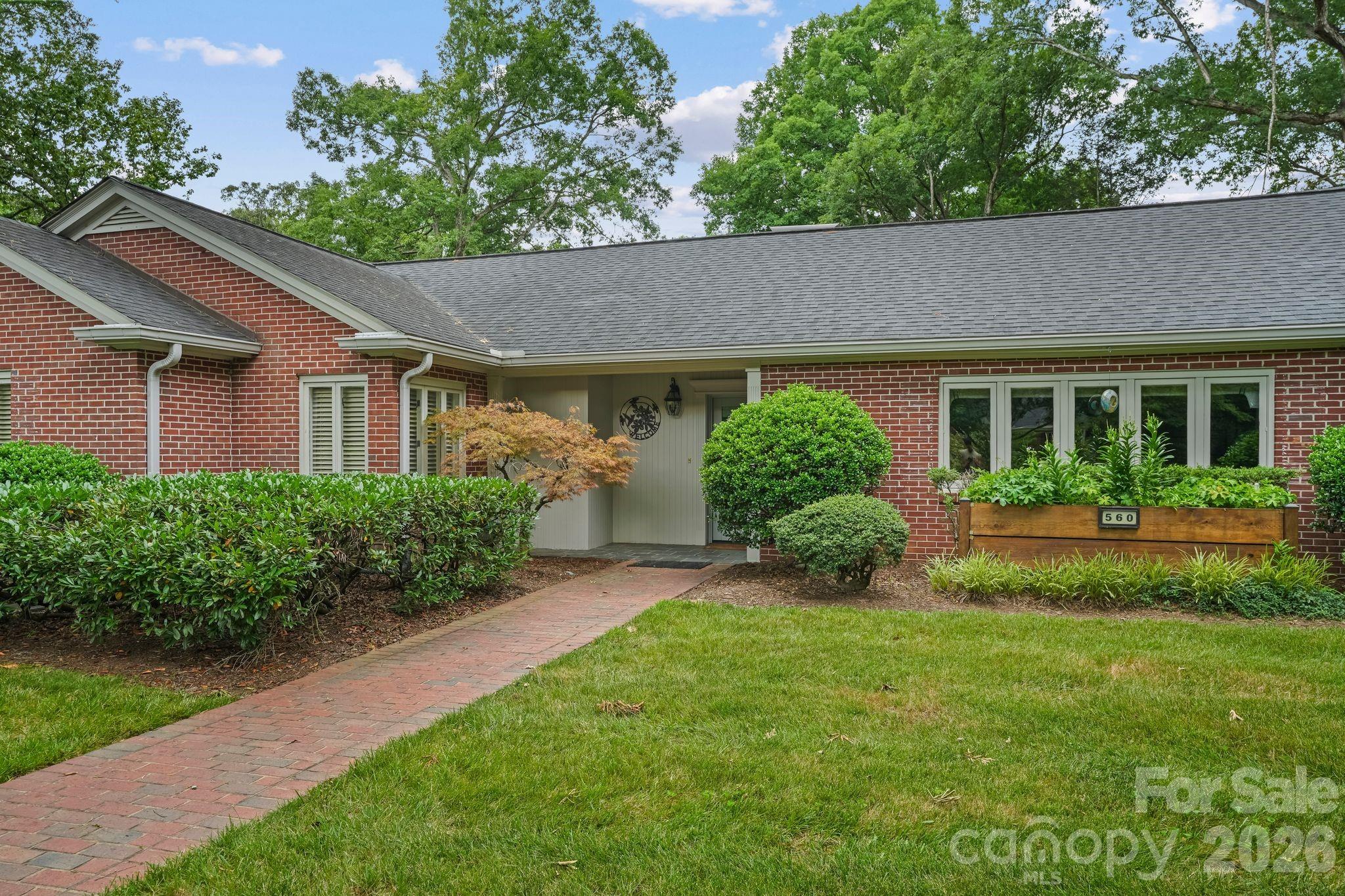 560 11th Avenue Circle NW