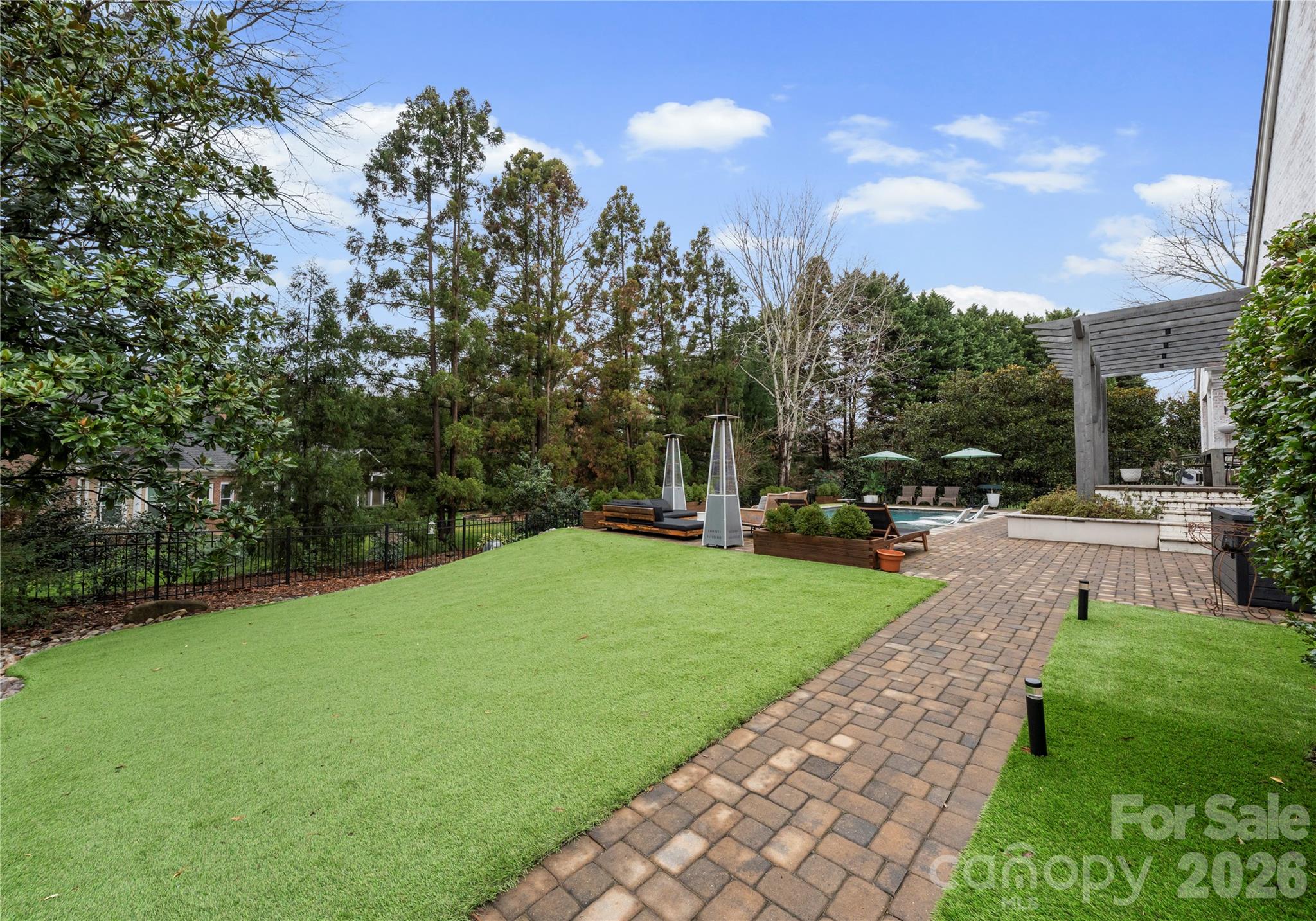 Kings Crossing - Residential