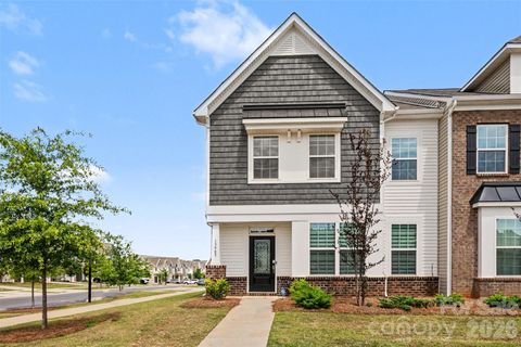 Photo of 13905 Castle Nook Drive, Charlotte, NC 28273 (MLS # 4397053)