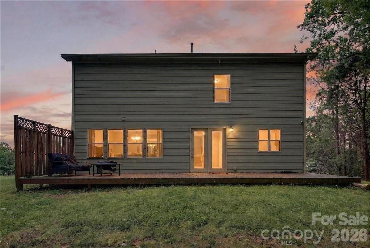 265 Meadow Oaks Drive SE