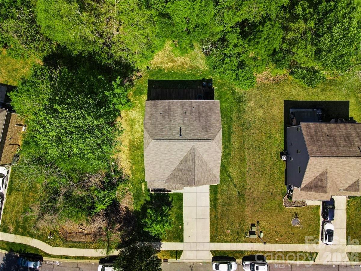 265 Meadow Oaks Drive SE