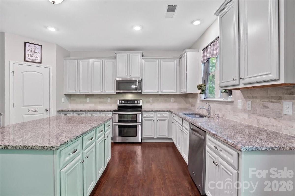 Pleasant Oaks - Residential