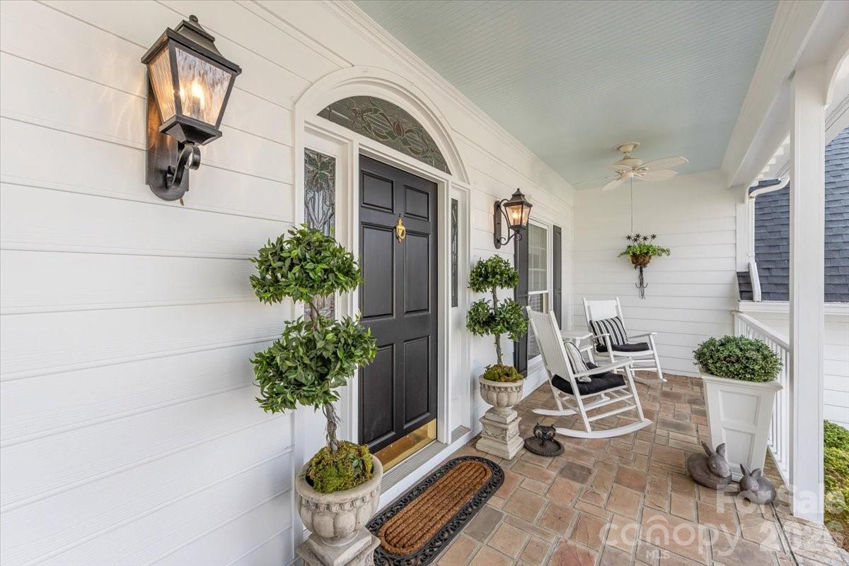 6203 Kensington Gardens Court