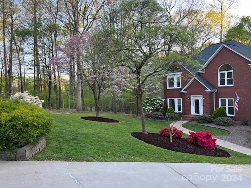 Beautiful 4 bedroom brick home in Rock Barn.