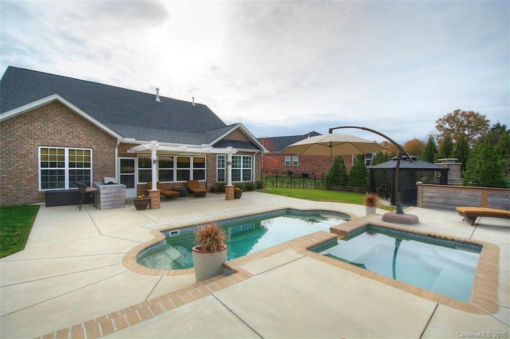 Olde Stonegate - Residential