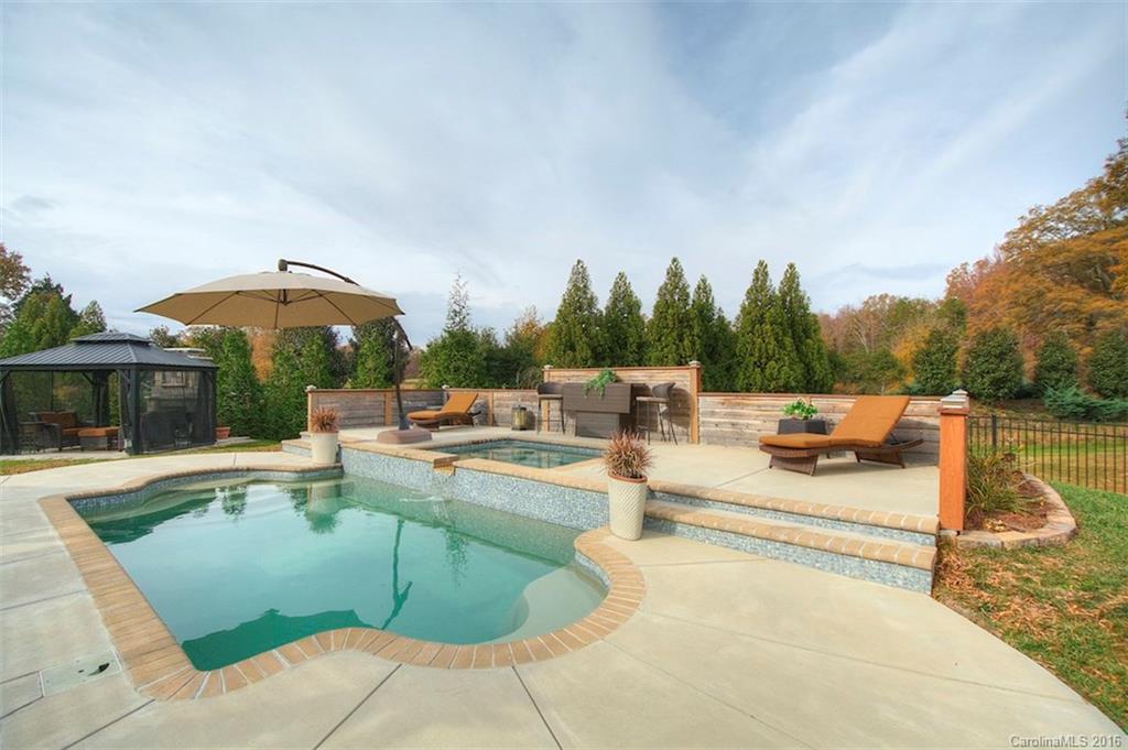 Olde Stonegate - Residential