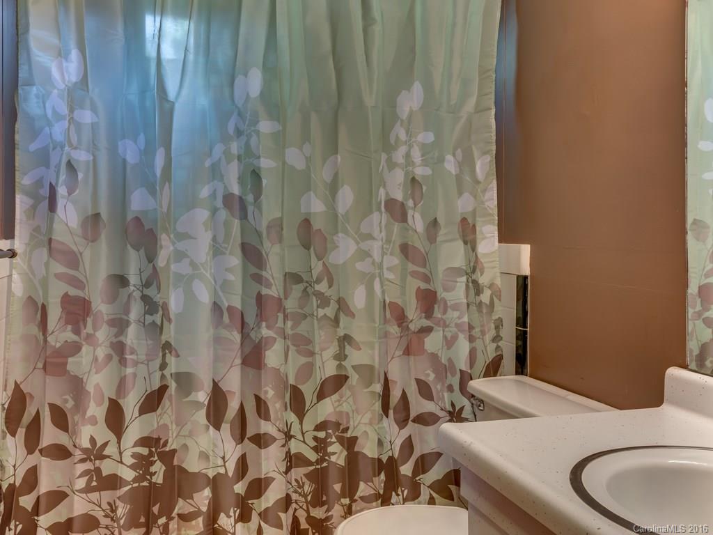 Royal Pines - Residential