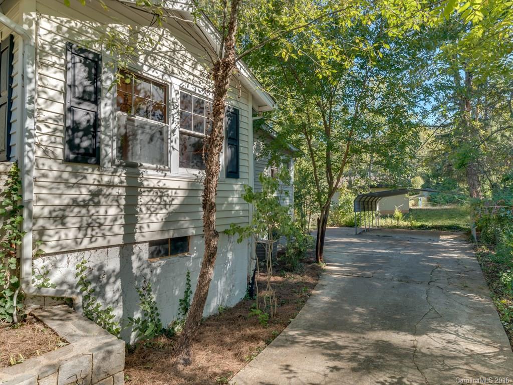 Royal Pines - Residential