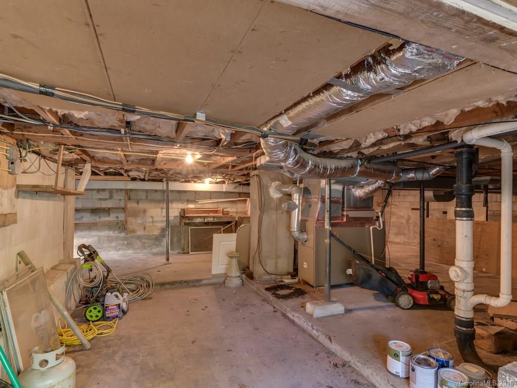 Royal Pines - Residential