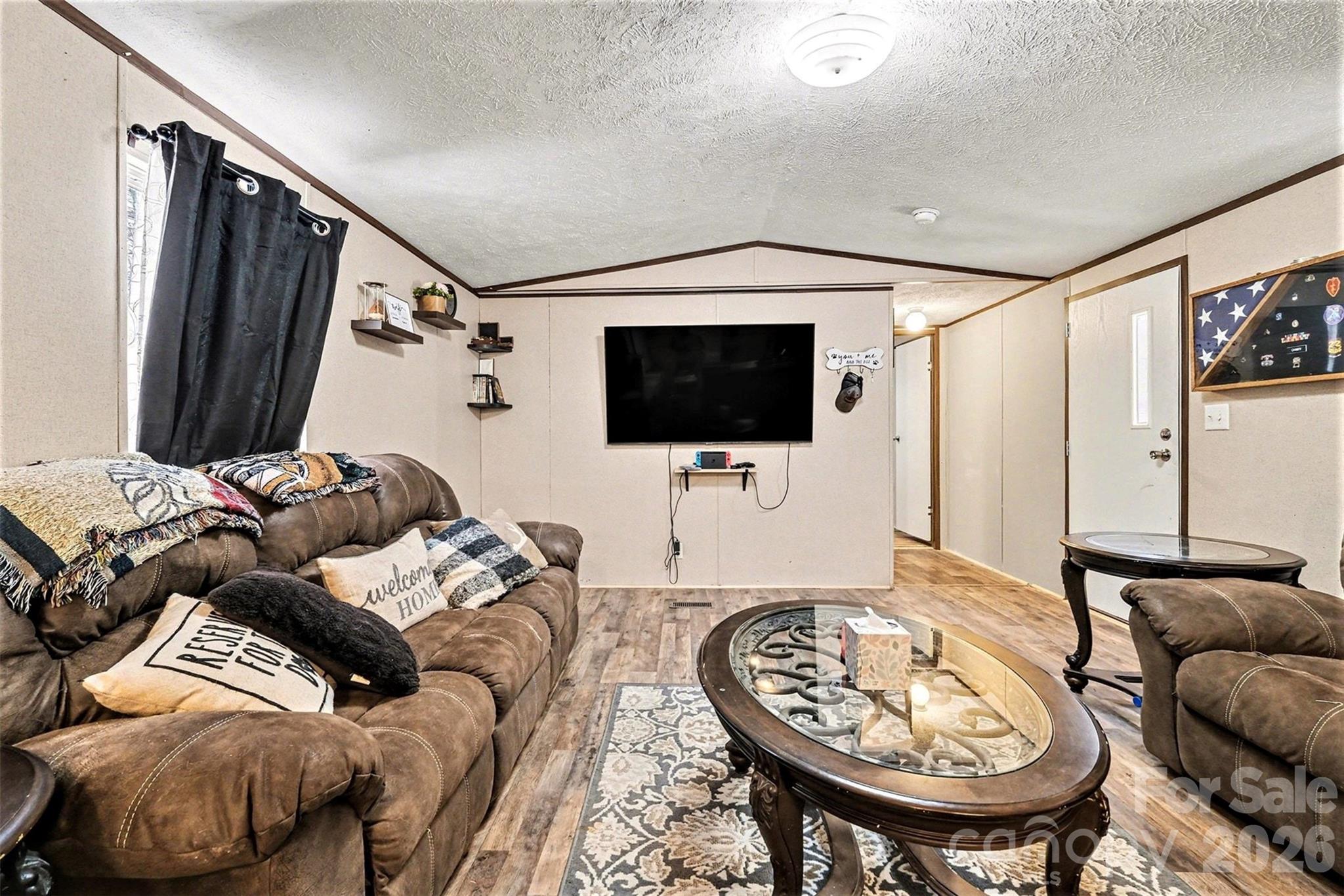 1846 Apple Blossom Road