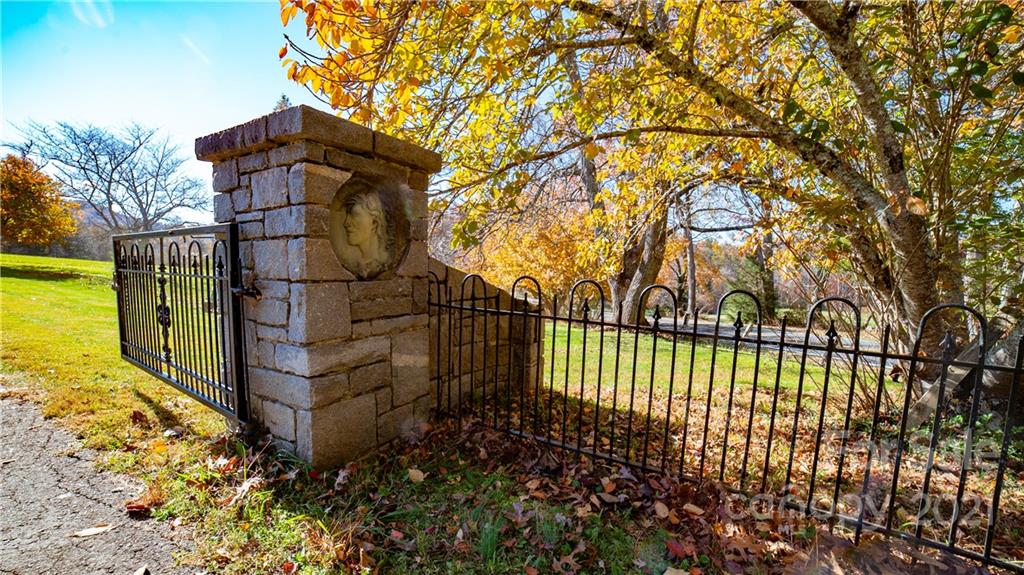 Fairview, North Carolina 28730, United States, ,Land,Active,75647