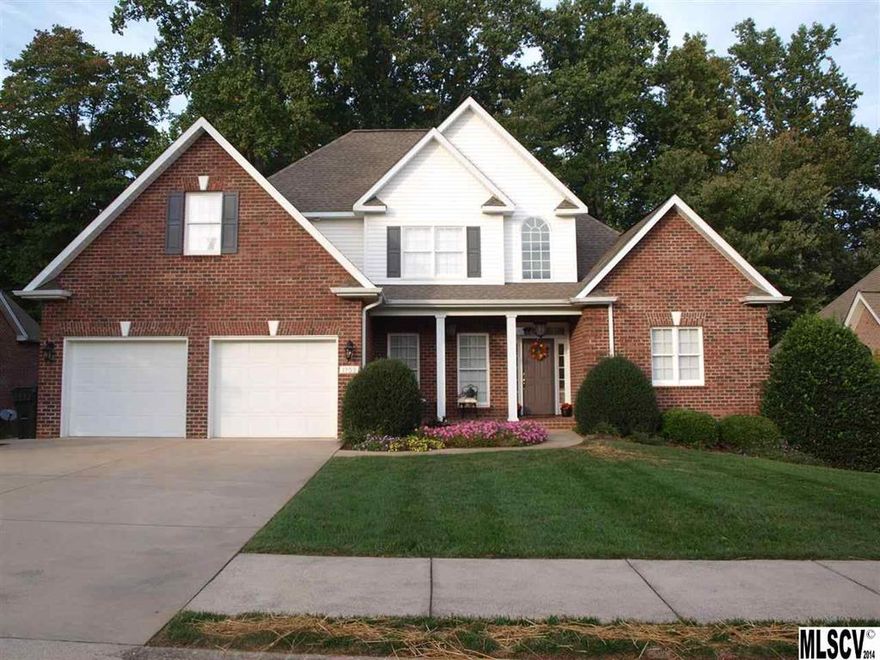 BUILT BY GERALD KAMP FOR THE PARADE OF HOMES. OPEN, LIGHT AND SPACIOUS. WOOD FLOORING IN FOYER, DINING, GREAT ROOM, MASTER BR AND KITCHEN. MASTER SUITE HAS WALK-IN CLOSET, DBL VANITIES, SHOWER AND SEPARATE TUB. FABULOUS KITCHEN HAS PLENTY OF CABINETS. WORK ISLAND. LARGE BREAKFAST AREA. STAINLESS STEEL APPL. PANTRY. FORMAL DINING ROOM. GLASS DOORS FROM GREATROOM LEAD TO A BEAUTIFUL SCREENED PORCH WITH CATHEDRAL WOOD CEILING, WONDERFUL PLACE TO RELAX. FULL BASEMENT IS PARTIALLY FINISHED - MEDIA ROOM, BEDROOM AND FULL BATH. TONS OF STORAGE. UPSTAIRS ARE TWO BEDROOMS, FULL BATH AND A BONUS ROOM. THE LOT HAS A BORDER OF TREES ALONG THE BACK.