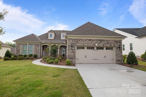 82120 Standing Oak Drive Charlotte NC 28278
