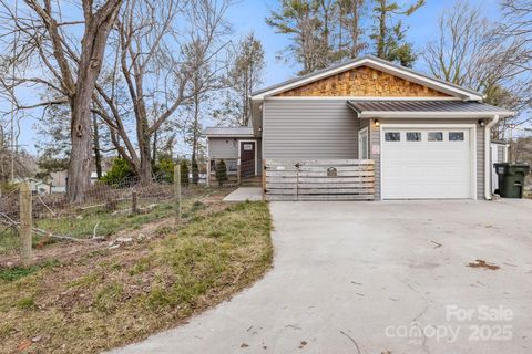 A home in Hendersonville