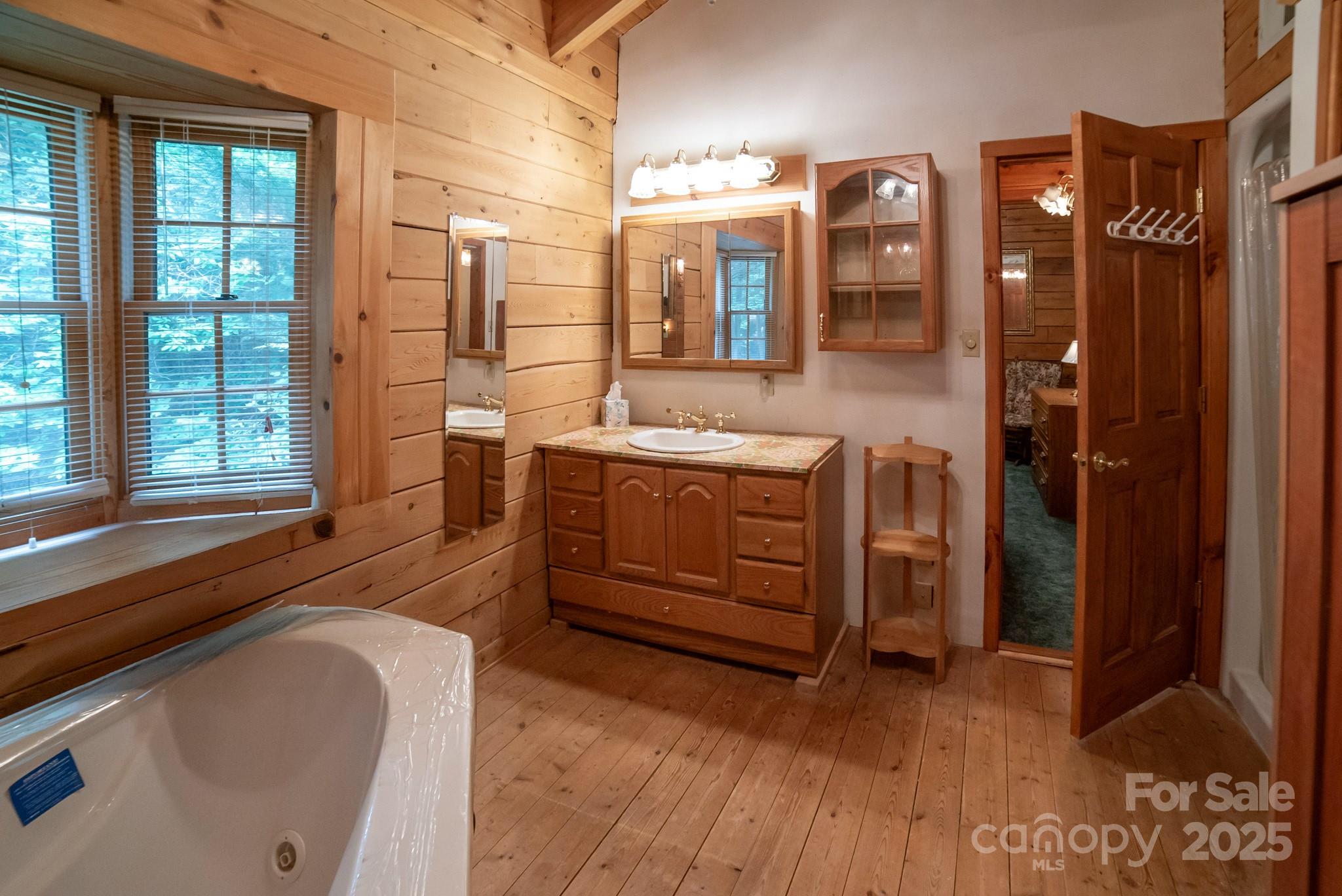 Lenoir, North Carolina 28645, United States, 3 Bedrooms Bedrooms, ,3 BathroomsBathrooms,Residential,Active,152786