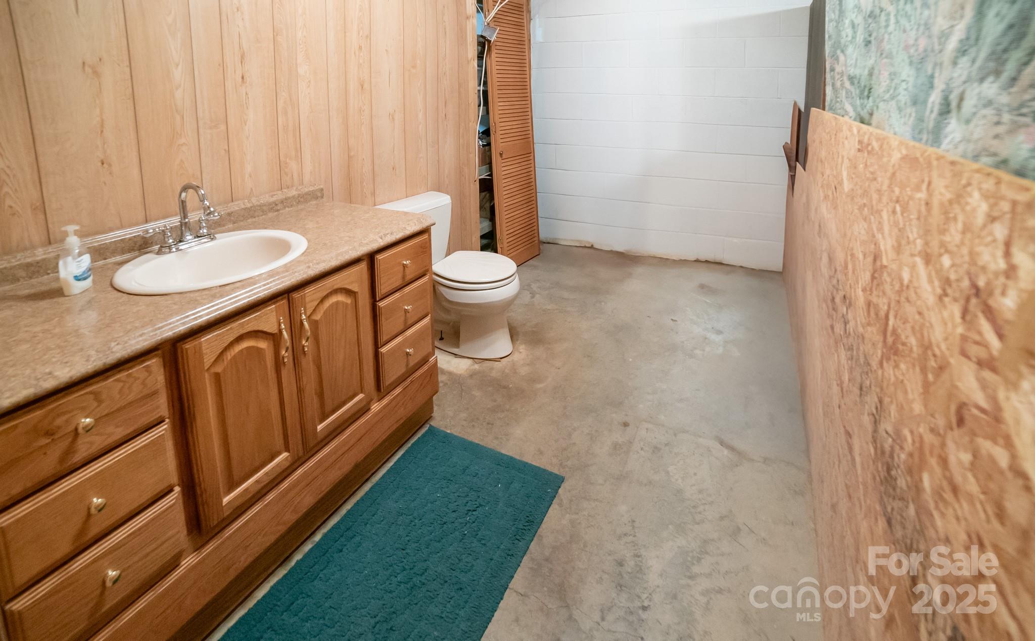 Lenoir, North Carolina 28645, United States, 3 Bedrooms Bedrooms, ,3 BathroomsBathrooms,Residential,Active,152786