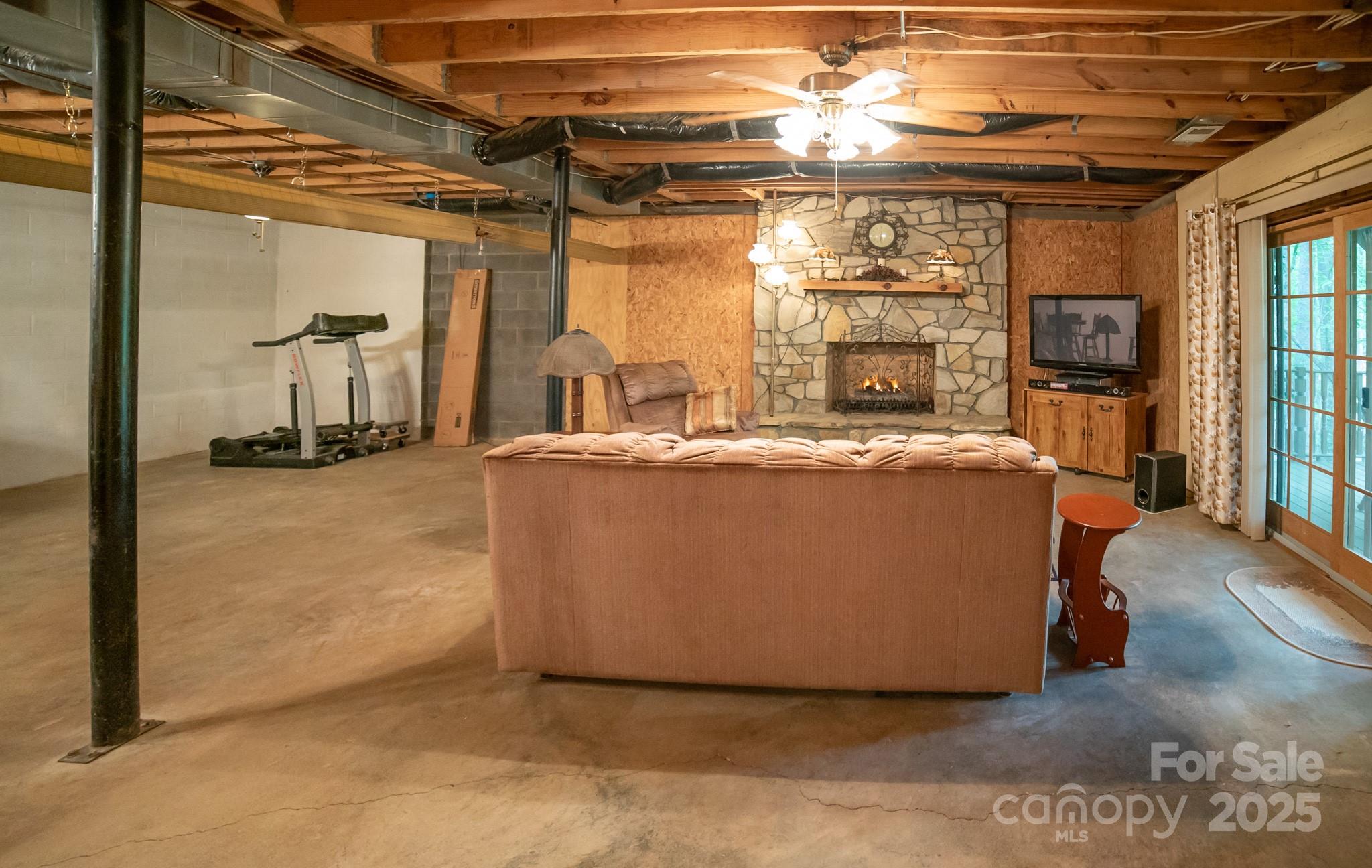 Lenoir, North Carolina 28645, United States, 3 Bedrooms Bedrooms, ,3 BathroomsBathrooms,Residential,Active,152786