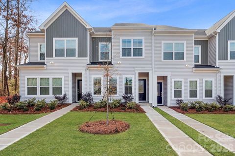 Photo of 4750 Lakeview Road N #18, Charlotte, NC 28216 (MLS # 4261325)