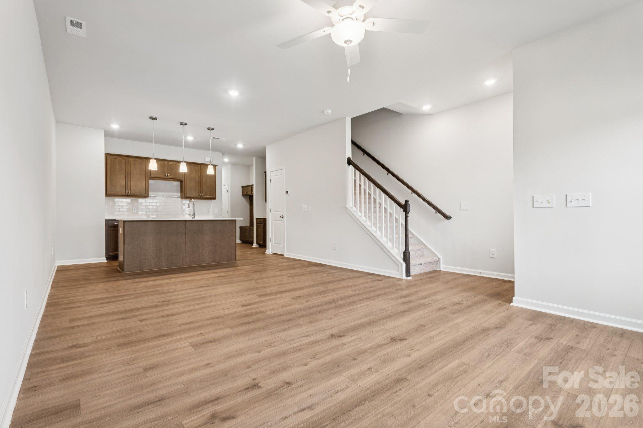 4750 Lakeview Road N 18