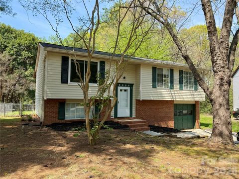 9525 Robert Burns Court Charlotte NC 28213