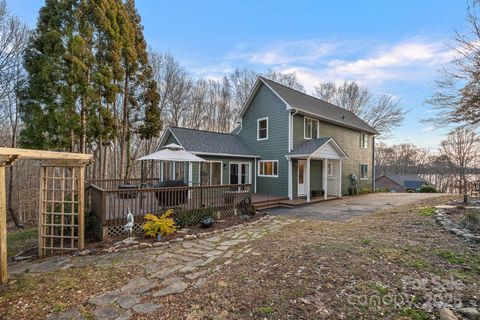 1665 Sherwood Court Sherrills Ford NC 28673