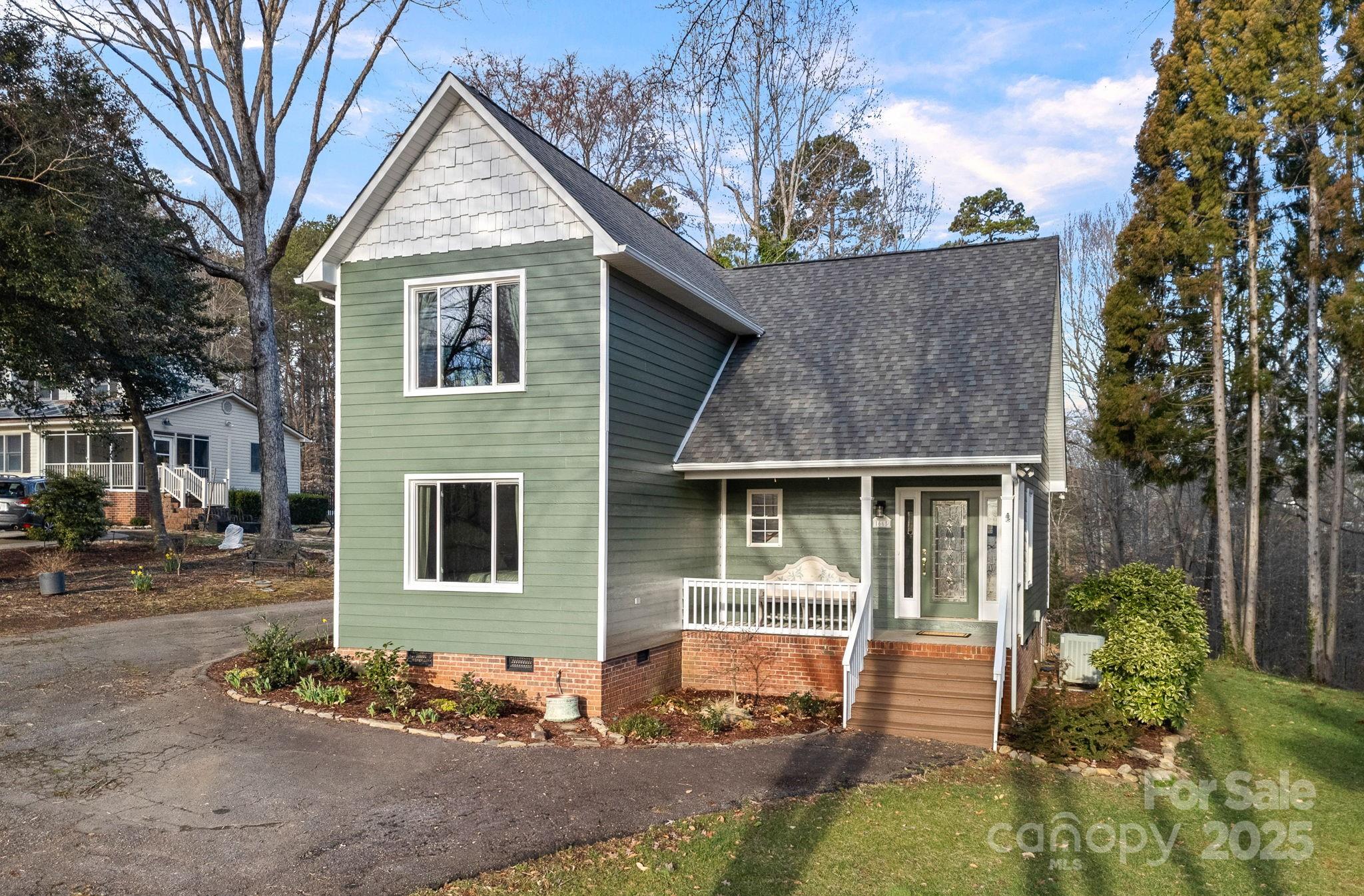 1665 Sherwood Court