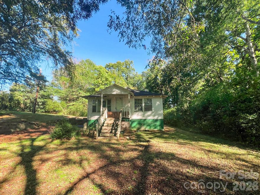 2 bedroom, 1 bath, investment property.  Great location off of 521 in Lancaster! There is a 12 Foot easement for egress, ingress and regress.  There are currently no utilities in the home.