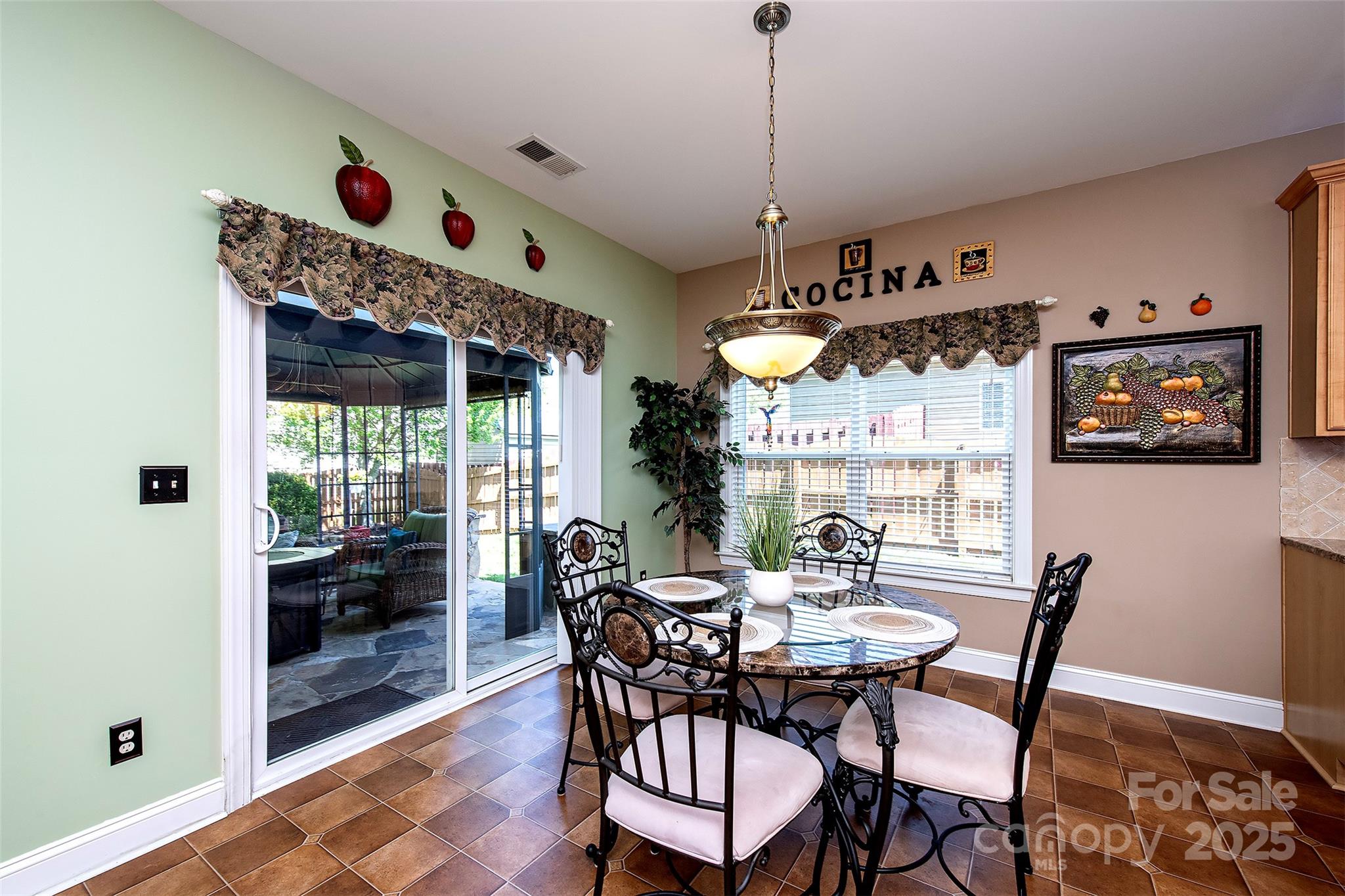 English Trails - Residential