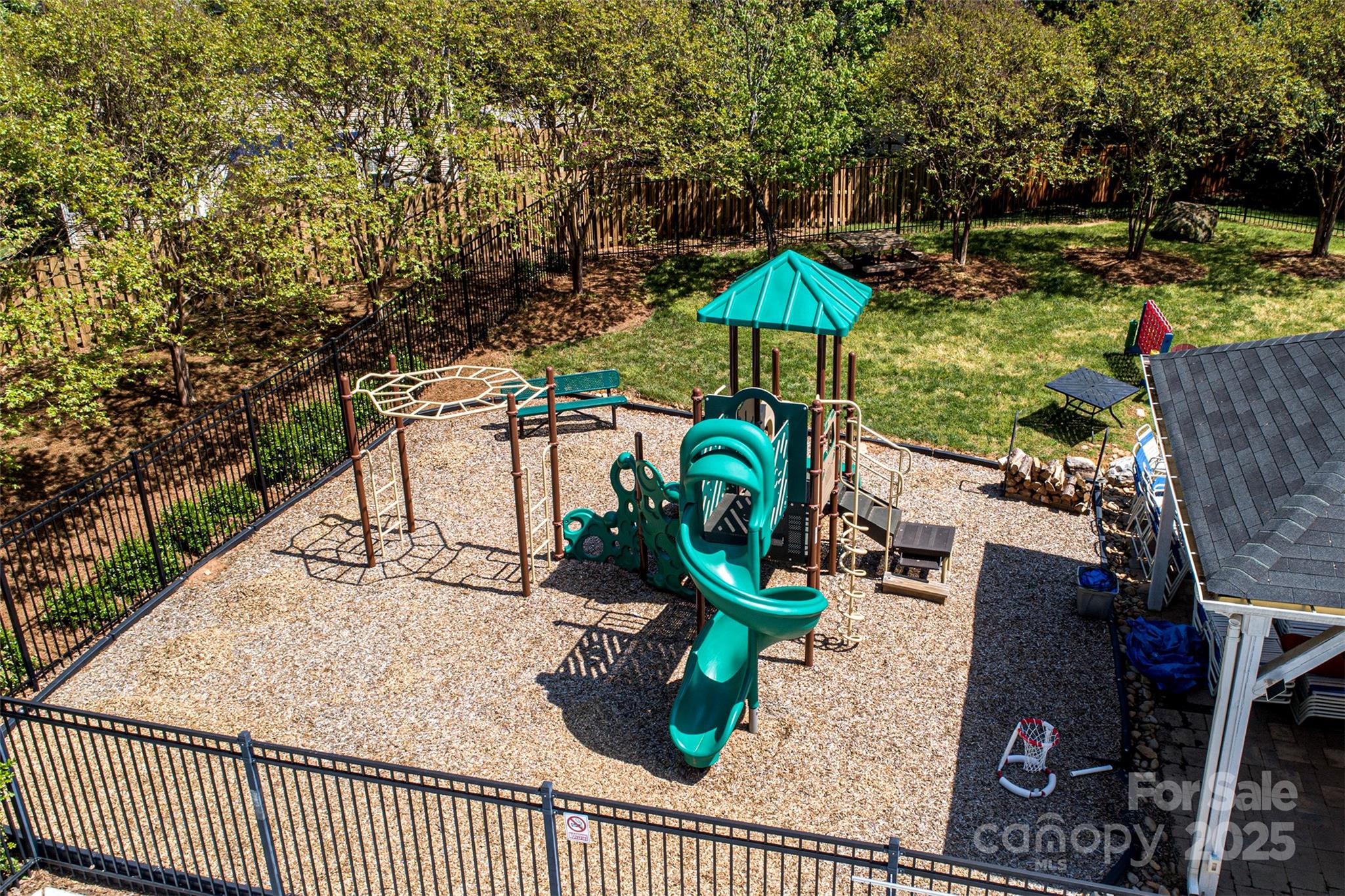 English Trails - Residential