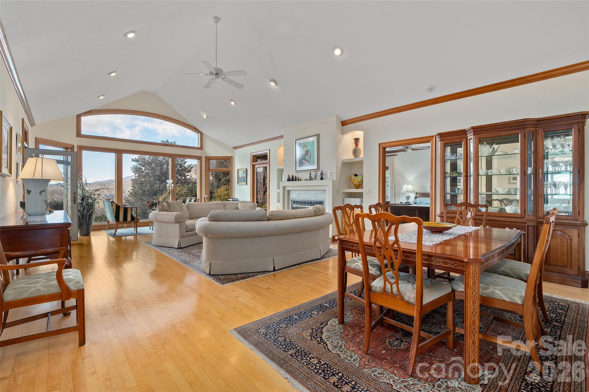 Laurel Ridge - Residential