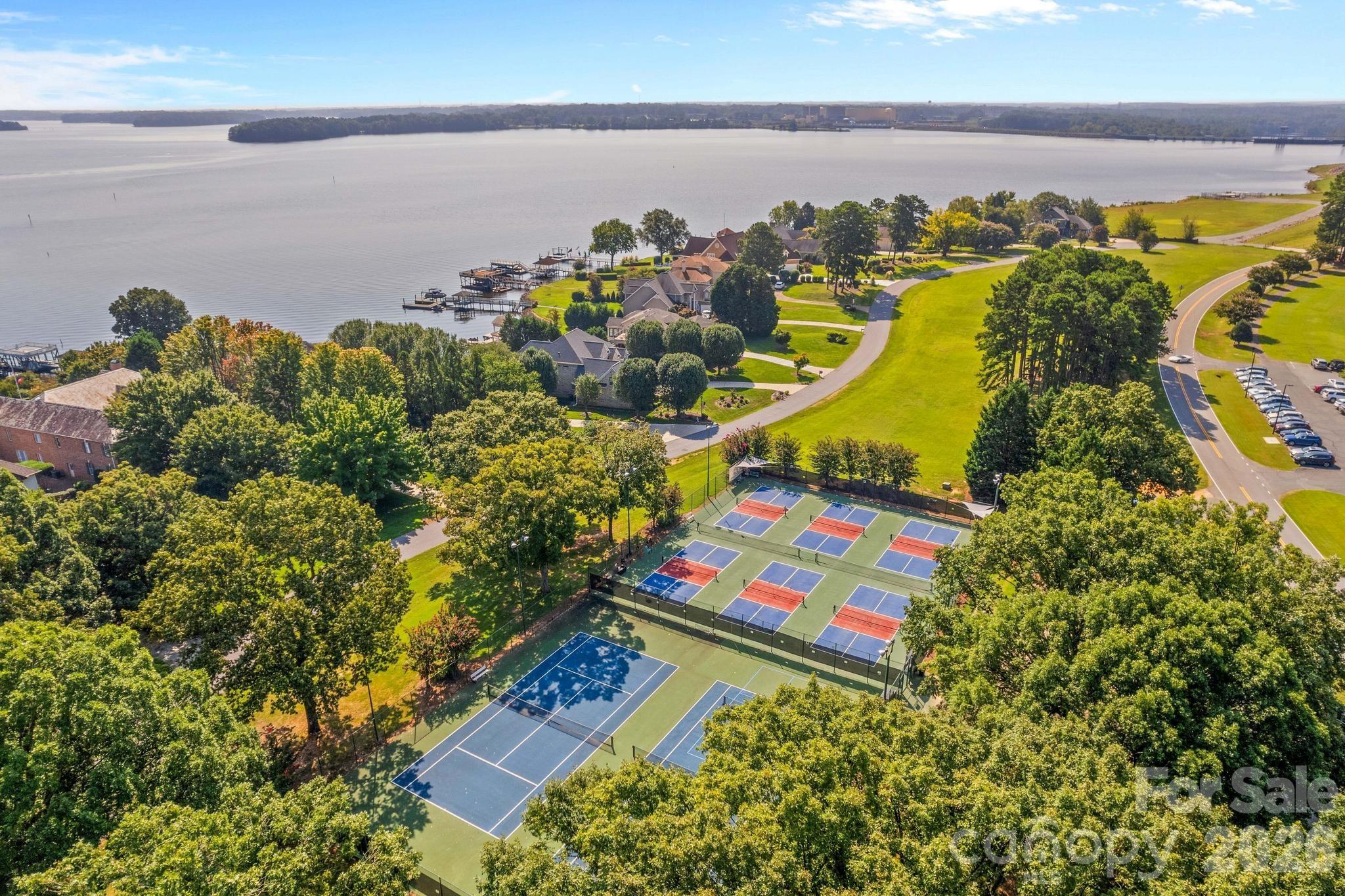 Cowans Ford Country Club - Residential