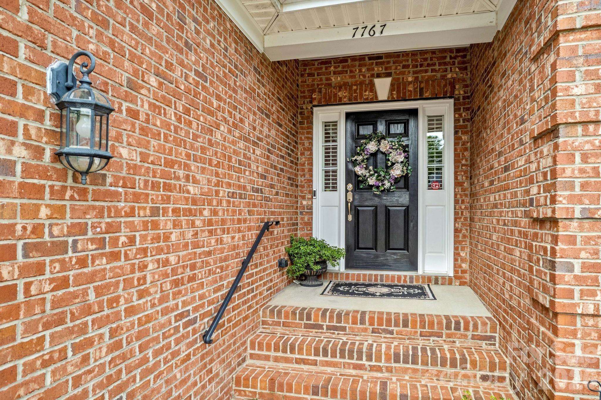 7767 St Andrews Lane
