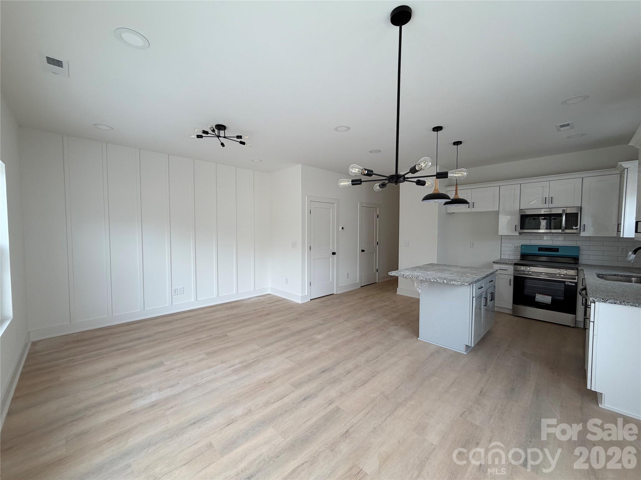 7519/7521/7523/7525 Lawyers Road