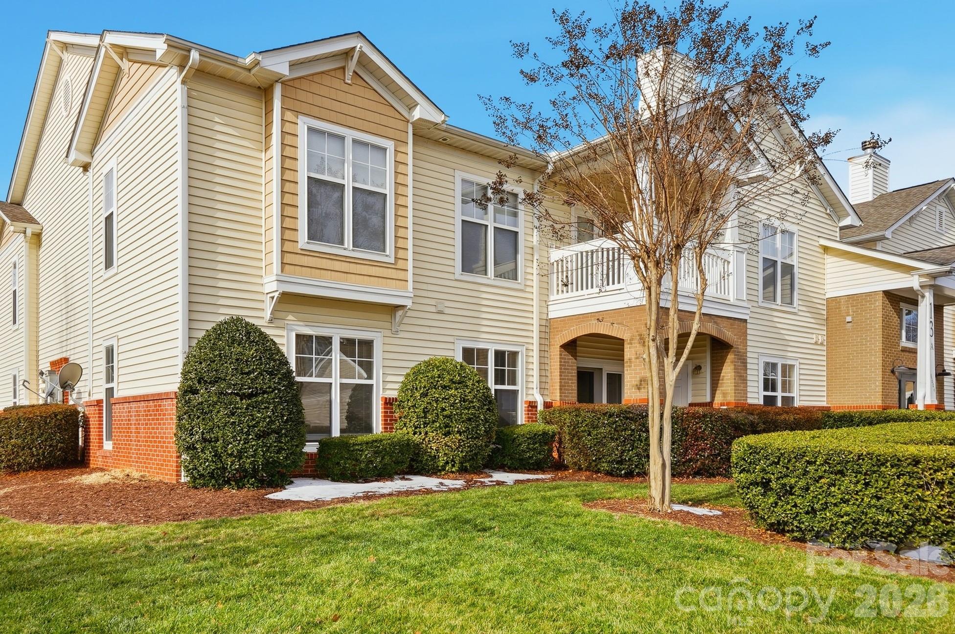 16608 Amberside Road E