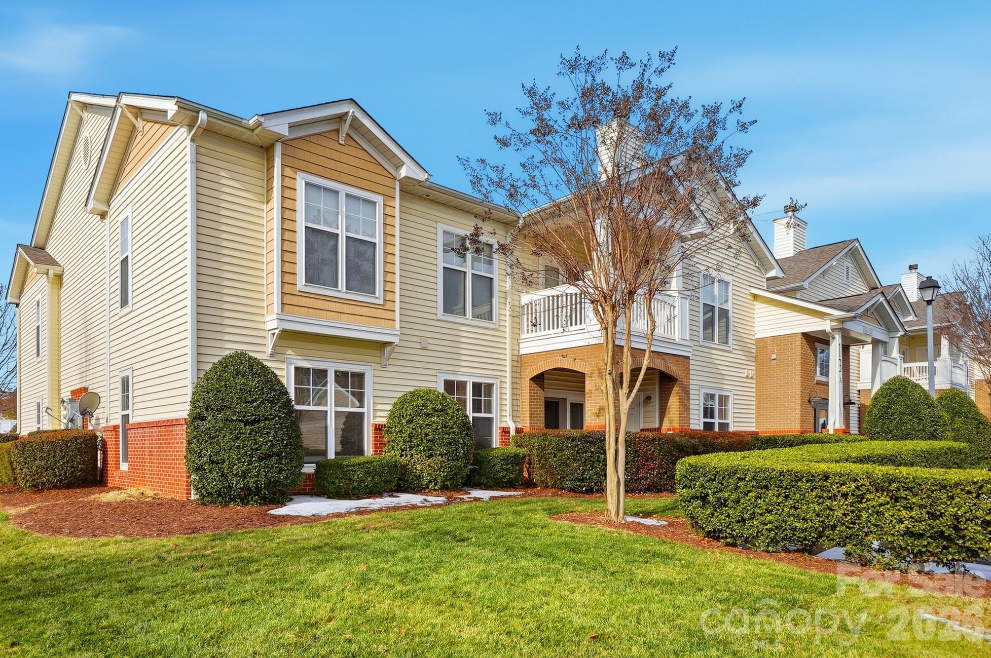 16608 Amberside Road E