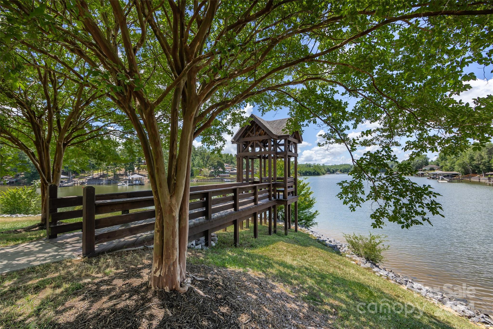 Lake Shore - Residential