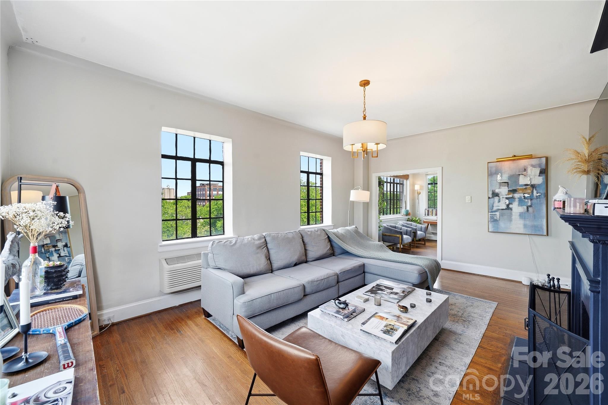 301 W 10th Street 506