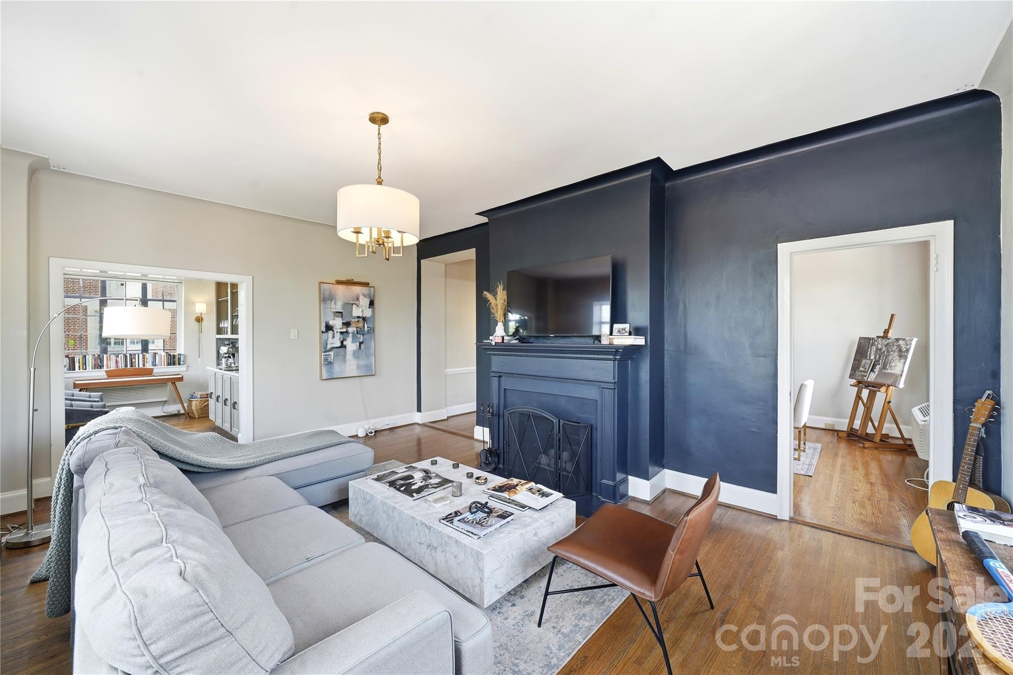 301 W 10th Street 506