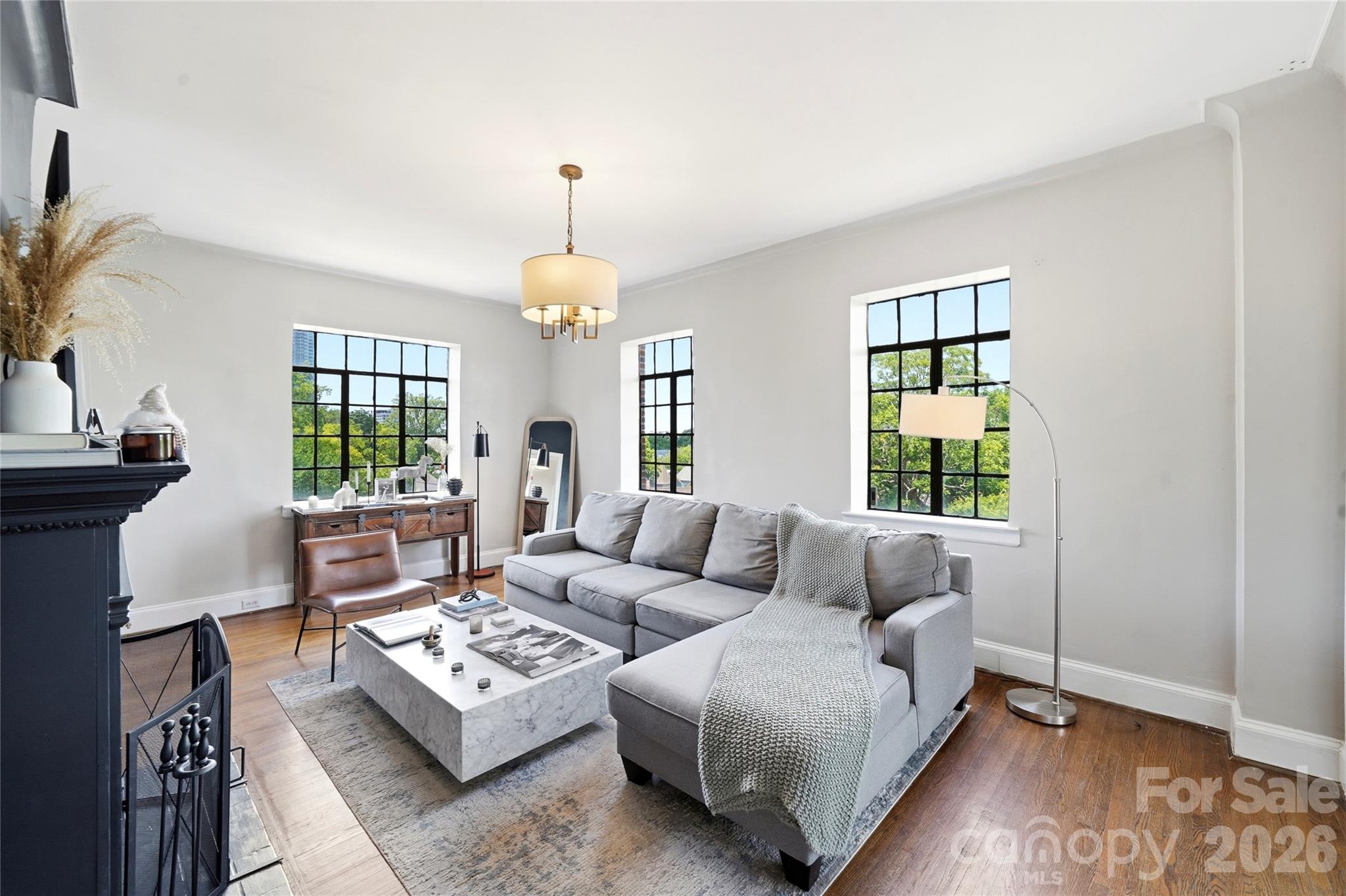 301 W 10th Street 506
