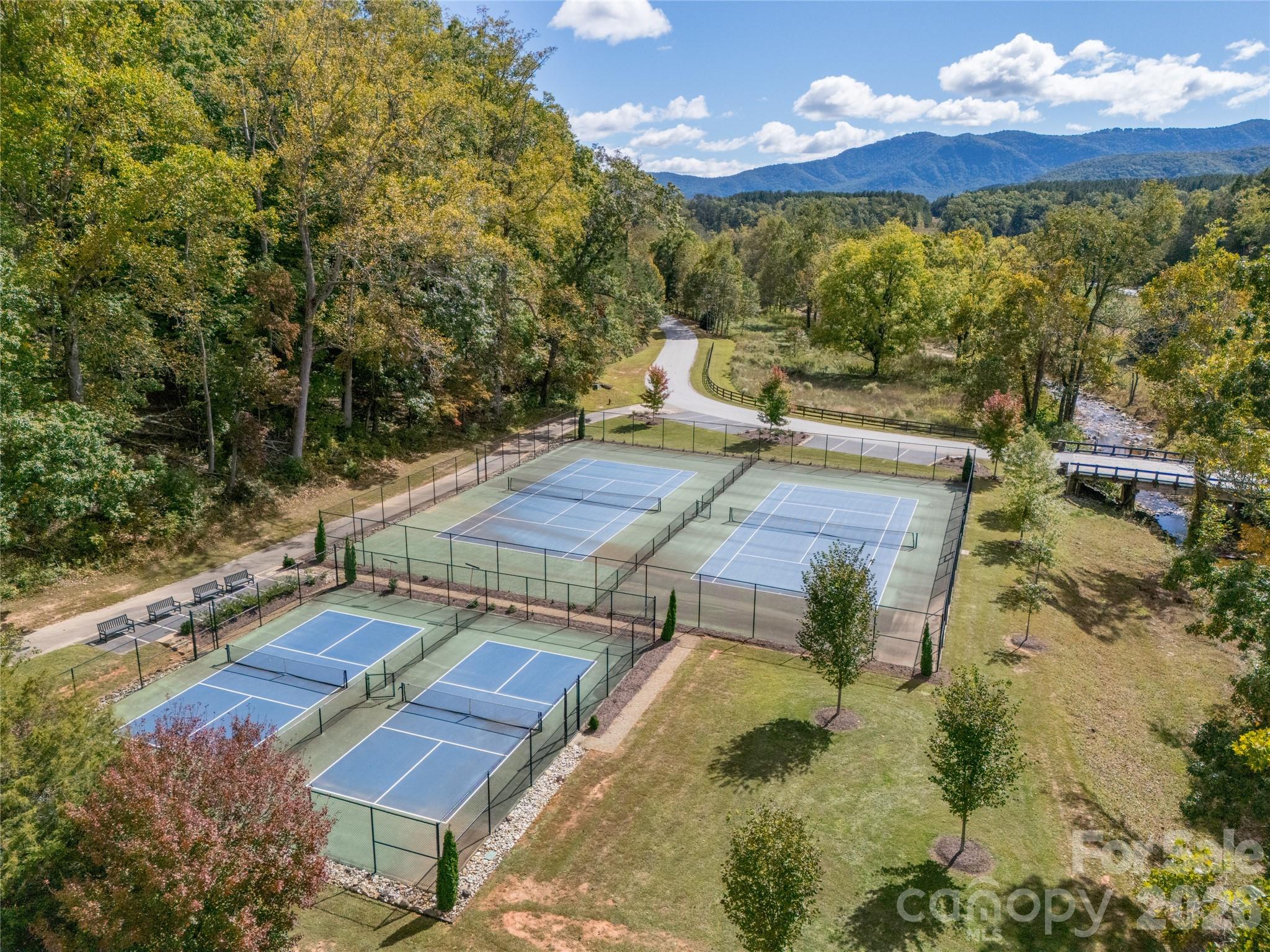 Brights Creek - Land