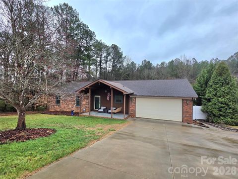Photo of 1421 Whispering Hill Trail, Lincolnton, NC 28092 (MLS # 4351868)