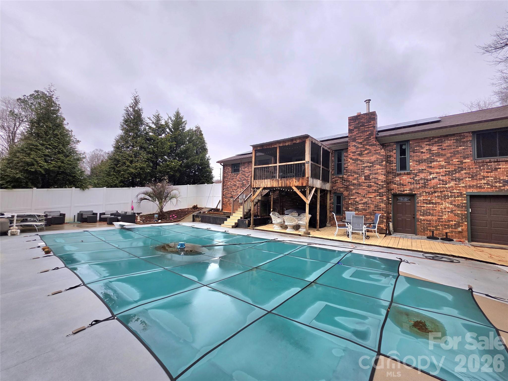 1421 Whispering Hill Trail