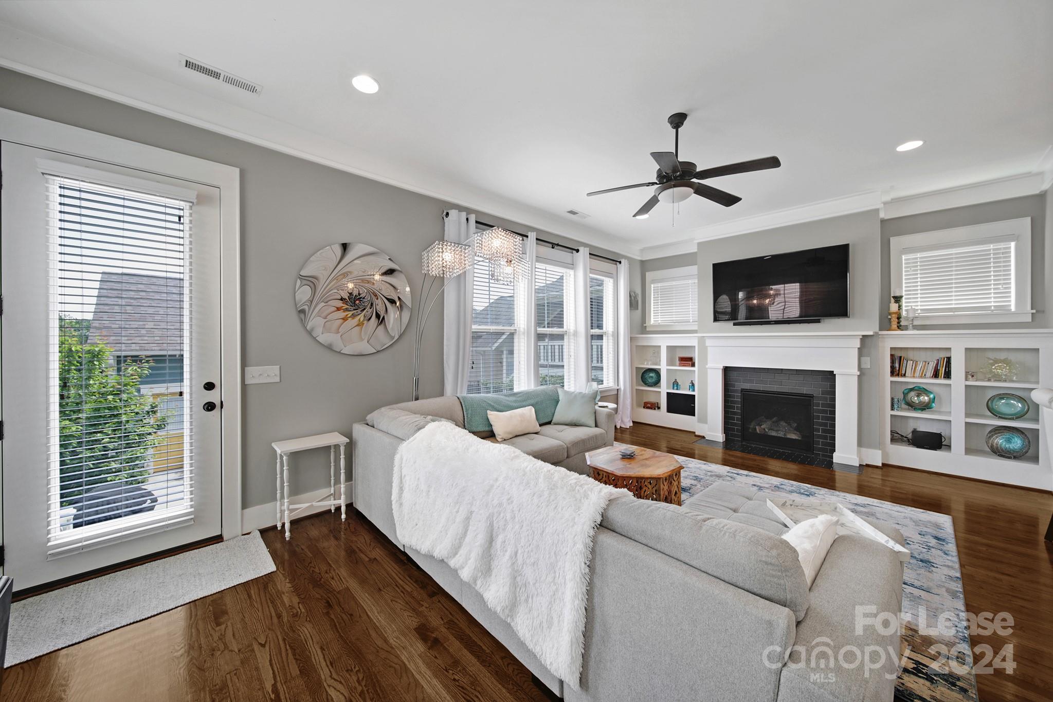 Riverwalk - Residential Lease