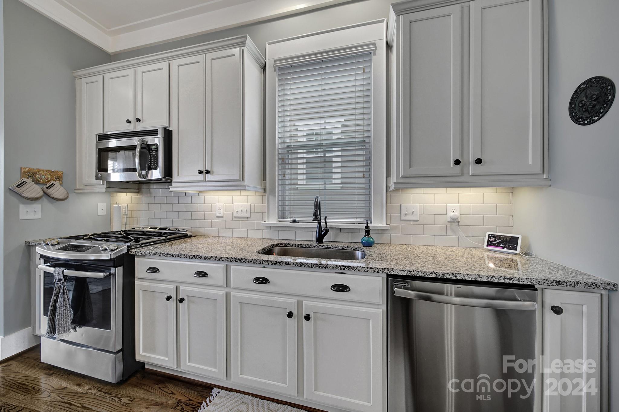 Riverwalk - Residential Lease